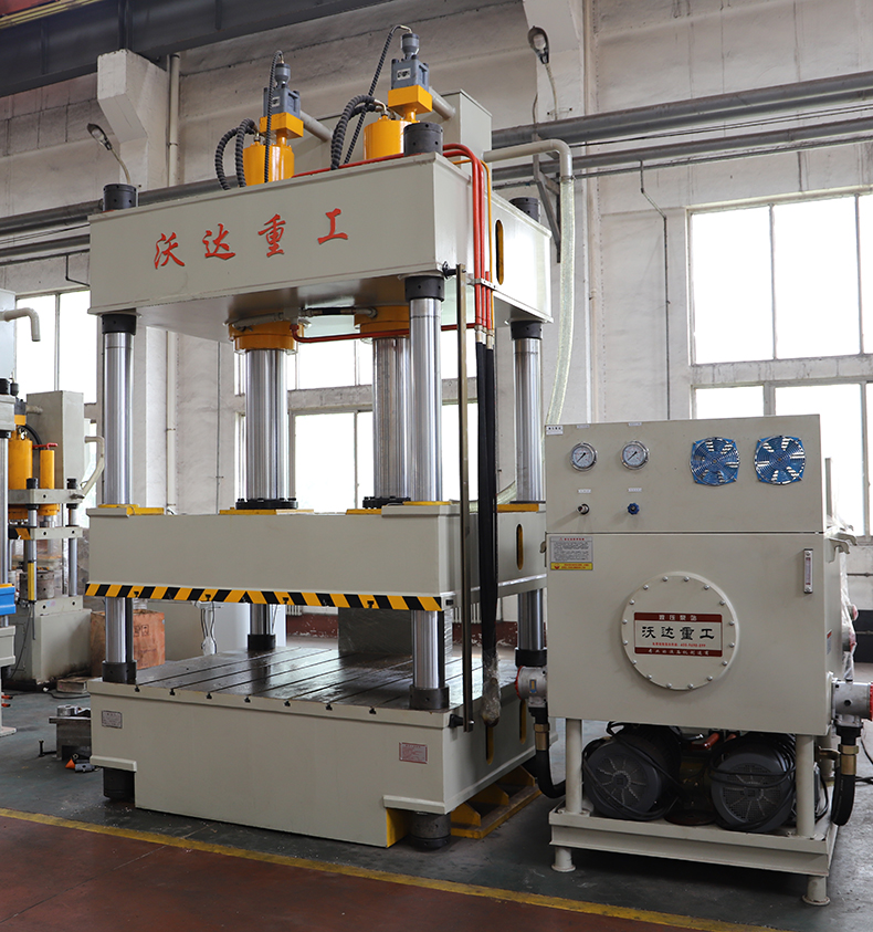 電車(chē)擋風闆成(cheng)型液壓機(jī)