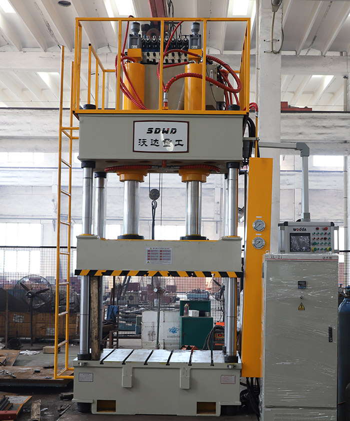 灰鬥(dòu)車成型液(yè)壓機