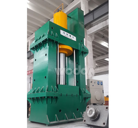 630噸龍門液壓(yā)機