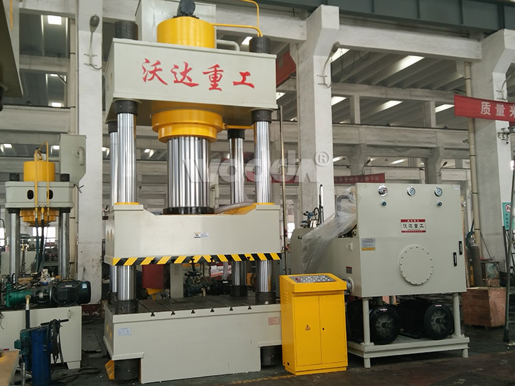 800T三梁四(sì)柱液壓機