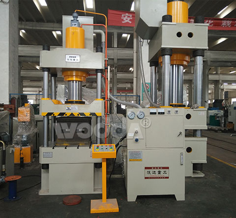 160噸三梁(liáng)四柱液壓機