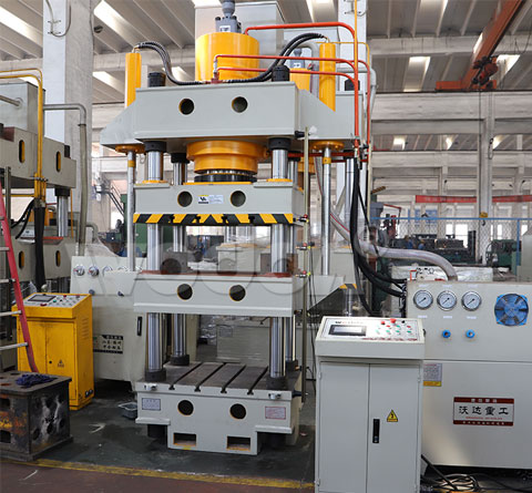 500噸(dun)四梁四柱液(yè)壓機