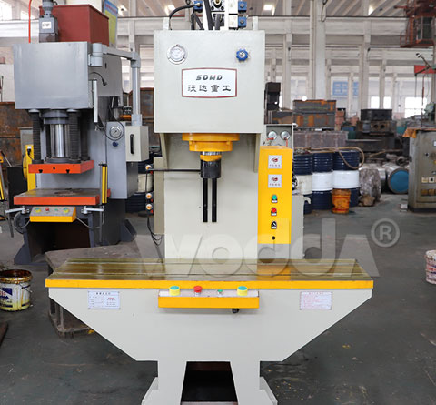 單柱(zhu)校直壓(yā)裝液壓(ya)機