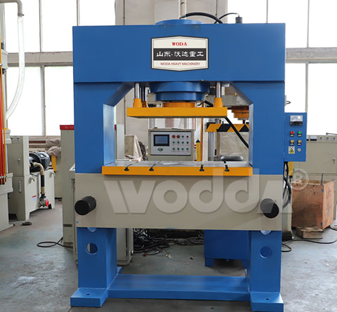 大噸位(wèi)龍門液壓機(ji)