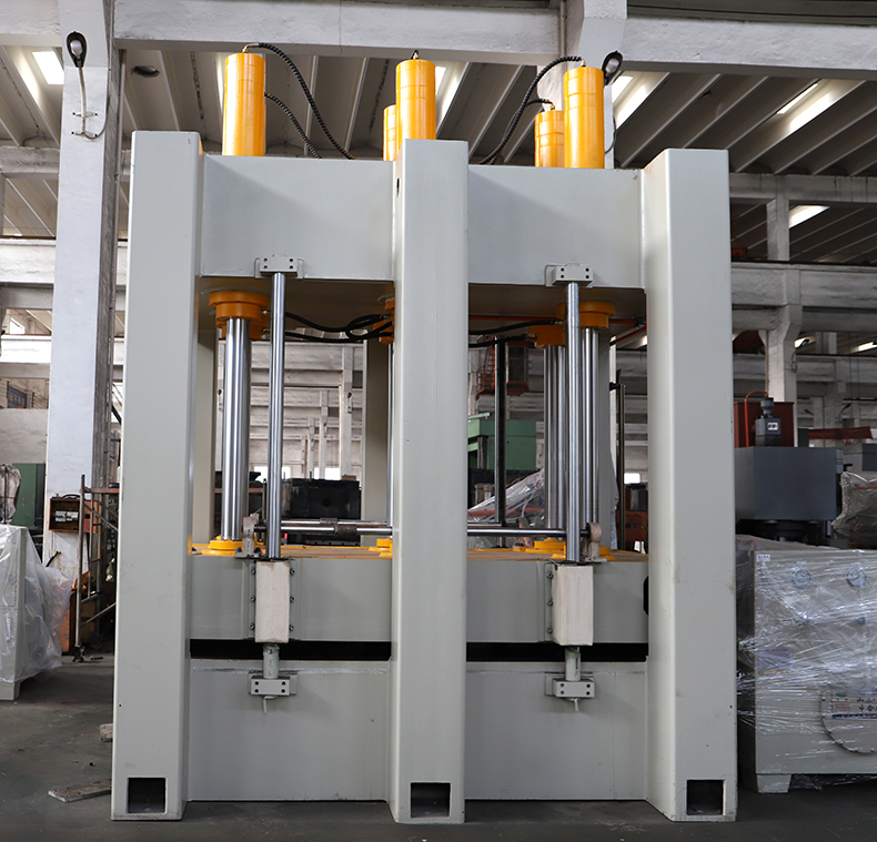 建築隔(gé)溫新型(xing)材料成(cheng)型機實(shi)物圖