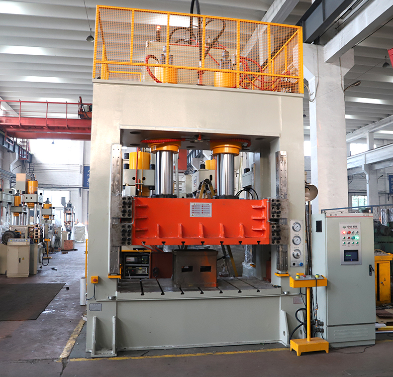 建(jiàn)築隔溫新型(xíng)材料成型機(ji)