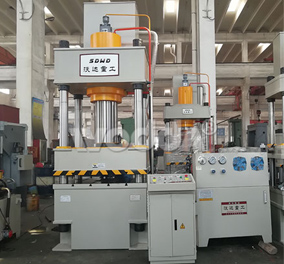 315噸四柱三梁液(yè)壓機