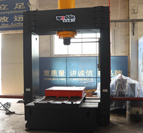 400噸龍(lóng)門液壓機(jī)