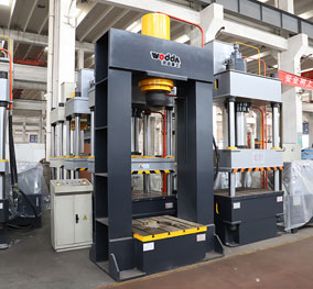 龍門液壓(yā)機