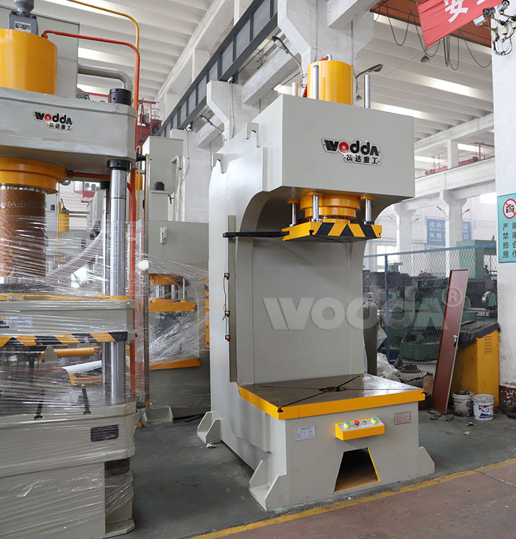 單臂導軌液(ye)壓機