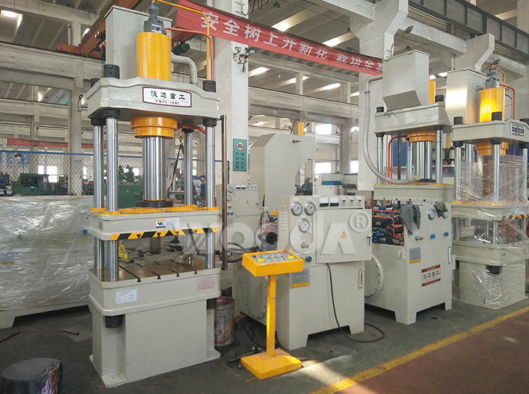 100噸是(shi)豬液壓機