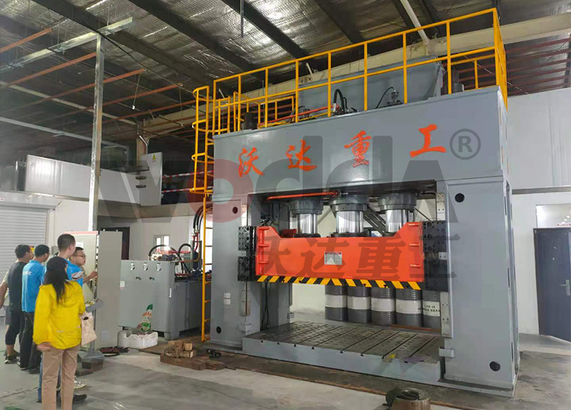 1000框架式拉伸(shēn)液壓機 1000框架式拉(la)伸液壓機