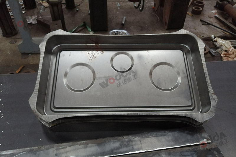 不鏽鋼托(tuō)盤拉伸液(yè)壓機 不鏽(xiu)鋼托盤拉(la)伸液壓機(ji)