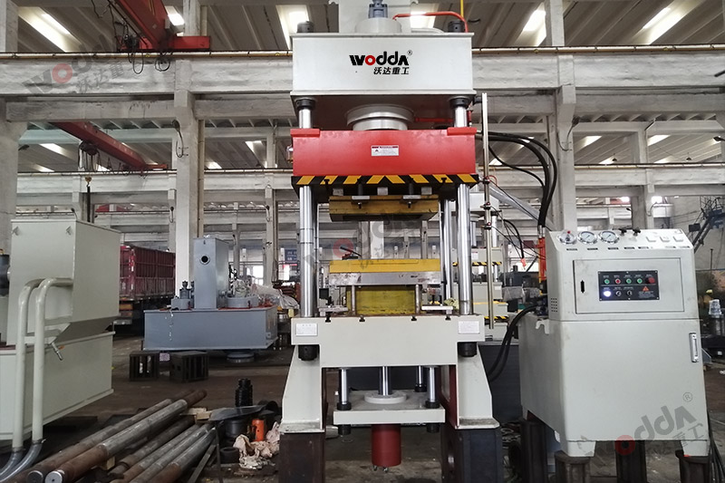 不鏽鋼托(tuo)盤拉伸液(yè)壓機 不鏽(xiu)鋼托盤拉(lā)伸液壓機(ji)