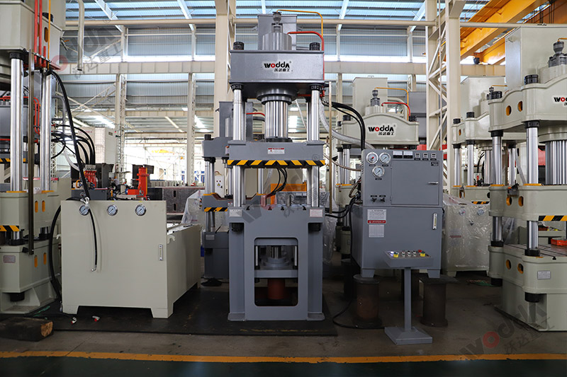 200噸金(jīn)屬拉伸液壓(ya)機 200噸金屬拉(la)伸液壓機