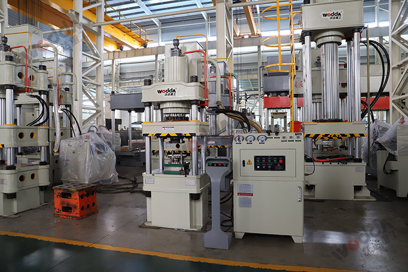 200噸不鏽(xiù)鋼蓋拉(lā)伸液壓(ya)機 200噸不(bu)鏽鋼蓋(gai)拉伸液(ye)壓機