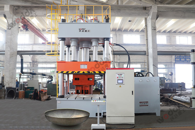 快速封頭(tóu)液壓機_1000噸(dūn)封頭拉伸(shen)機 快速封(feng)頭液壓機(jī)_1000噸封頭拉(lā)伸機