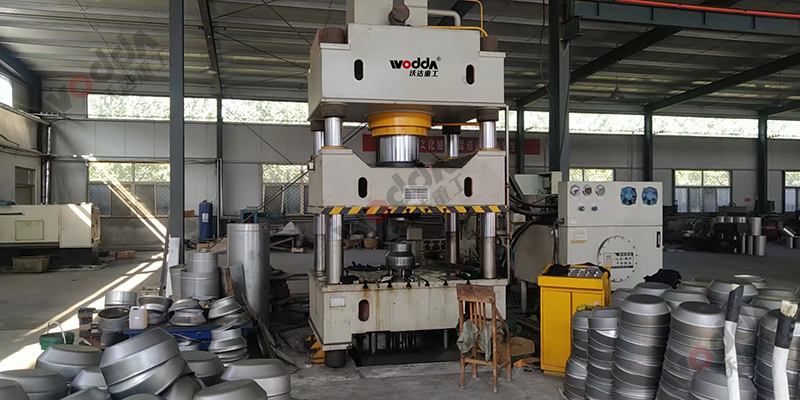 不鏽鋼(gang)封頭拉伸液(yè)壓機 不鏽鋼(gang)封頭拉伸液(ye)壓機