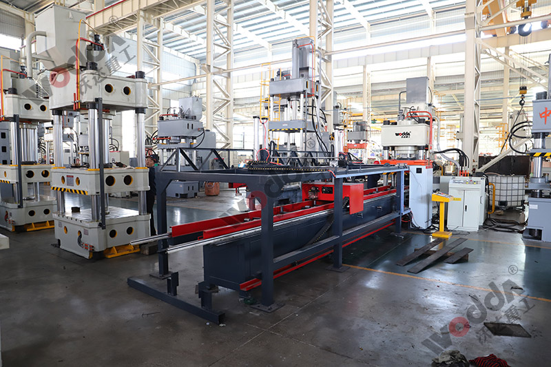 400噸錨杆托(tuō)盤生産線 400噸(dūn)錨杆托盤生(sheng)産線