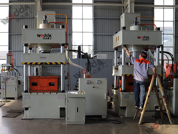 200噸四柱(zhù)拉伸液壓(ya)機 200噸四柱(zhu)拉伸液壓(yā)機