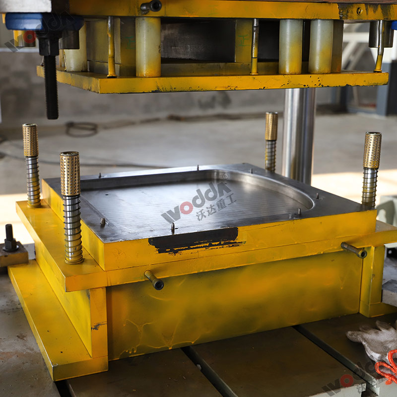 不(bú)鏽鋼闆材拉伸機(ji)模具 不鏽鋼闆材(cái)拉伸機模具