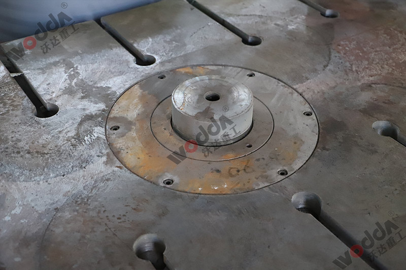 630噸(dun)四柱拉伸液(yè)壓機下頂缸(gāng) 630噸四柱拉伸(shen)液壓機下頂(ding)缸