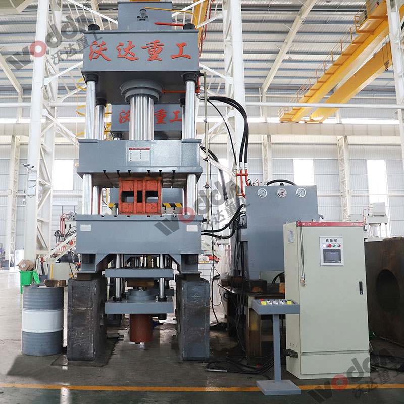 315噸拉伸液(ye)壓機 315噸拉伸液(ye)壓機