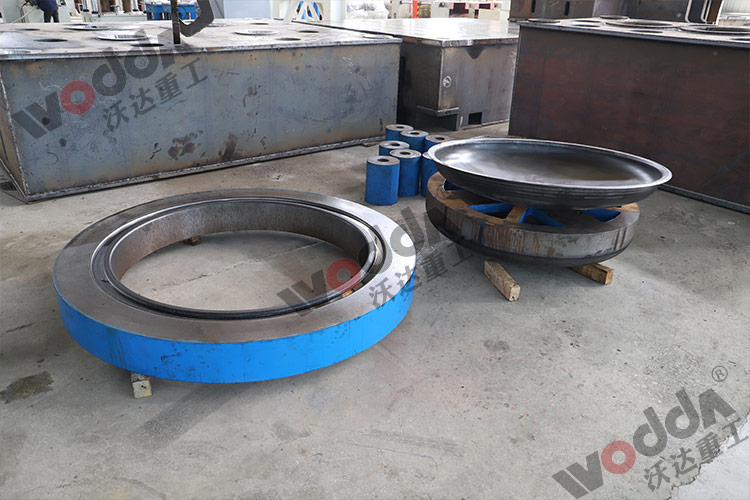 封頭模具(jù)及産品 封頭(tou)模具及産品(pin)