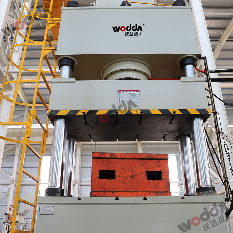 500噸四柱(zhu)液壓機_多(duo)頂杆拉伸(shēn)液壓機 500噸(dun)四柱液壓(yā)機_多頂杆(gan)拉伸液壓(ya)機