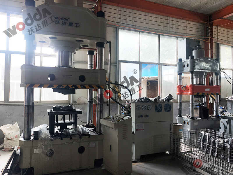 薄闆(pan)拉伸液壓(ya)機 薄闆拉(lā)伸液壓機(ji)