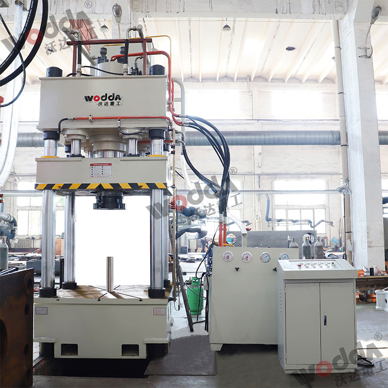 315噸封頭(tóu)液壓機(ji) 315噸封頭(tóu)液壓機(jī)