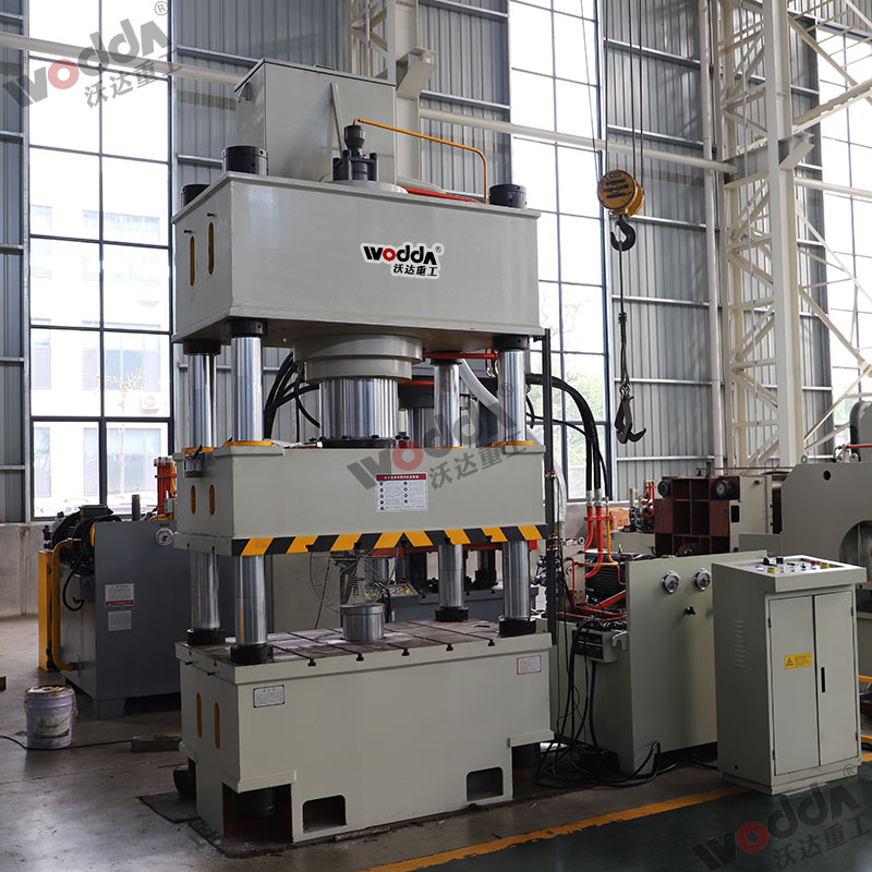 400噸不(bu)鏽鋼水箱闆(pǎn)拉伸液壓機(ji) 400噸不鏽鋼水(shuǐ)箱闆拉伸液(ye)壓機