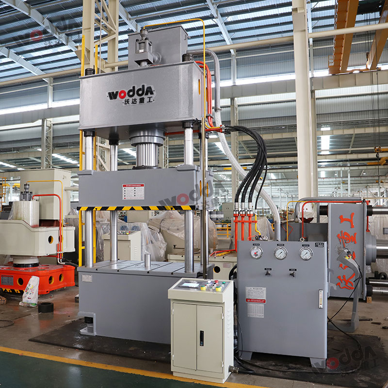 冷擠壓成(cheng)型液壓機(ji) 冷擠壓成(cheng)型液壓機(jī)