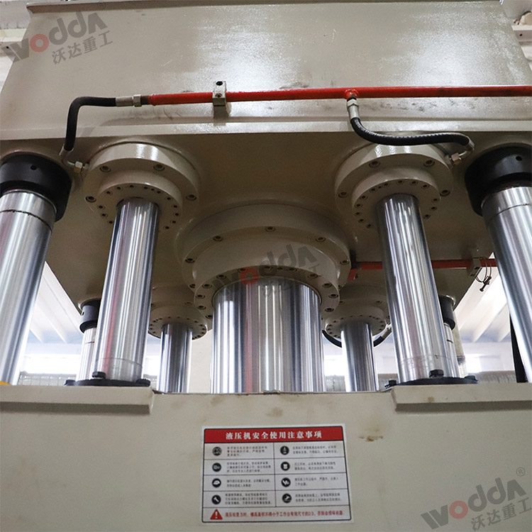 封頭(tóu)液壓機油缸(gāng) 封頭液壓機(ji)油缸