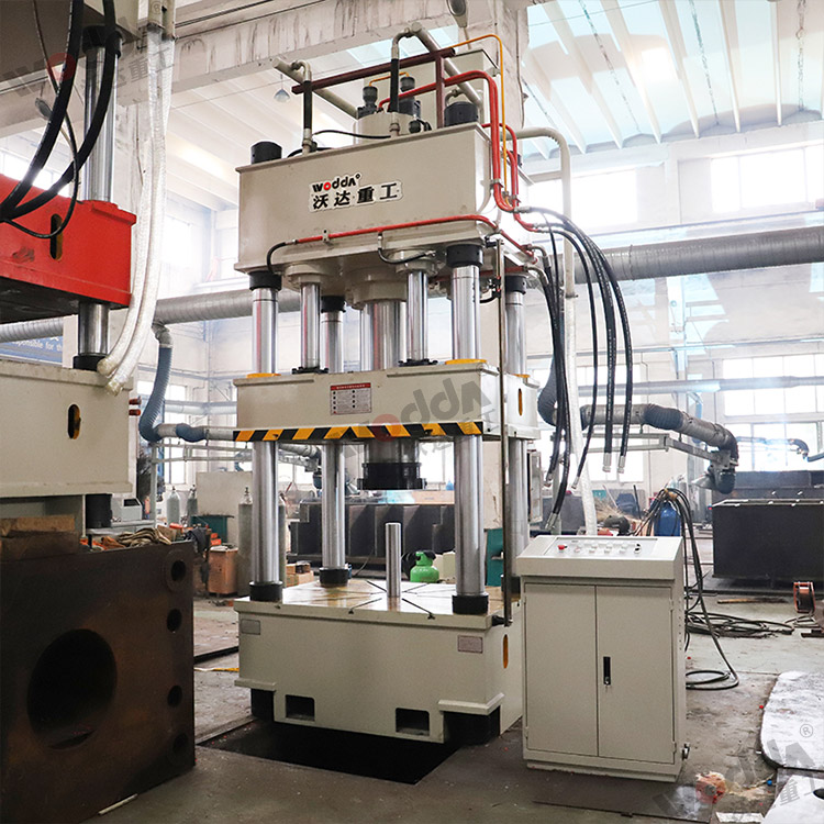 315噸封(fēng)頭液壓機 315噸(dūn)封頭液壓機(ji)