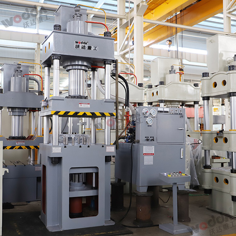 200噸(dūn)多頂杆拉伸液(ye)壓機(圖2) 200噸多頂(ding)杆拉伸液壓機(jī)(圖2)