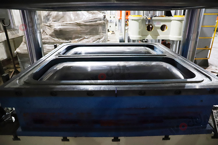 拉伸(shen)水箱模具 拉伸(shēn)水箱模具