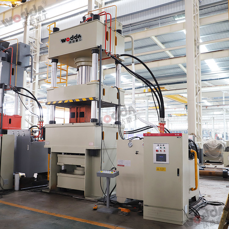 500噸(dūn)多頂杆拉伸(shēn)液壓機(圖2) 500噸(dūn)多頂杆拉伸(shen)液壓機(圖2)