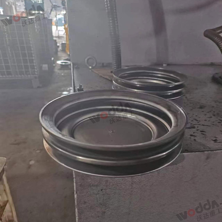 315噸上置液壓(yā)墊拉伸液壓(yā)機應用 315噸上(shang)置液壓墊拉(la)伸液壓機應(ying)用