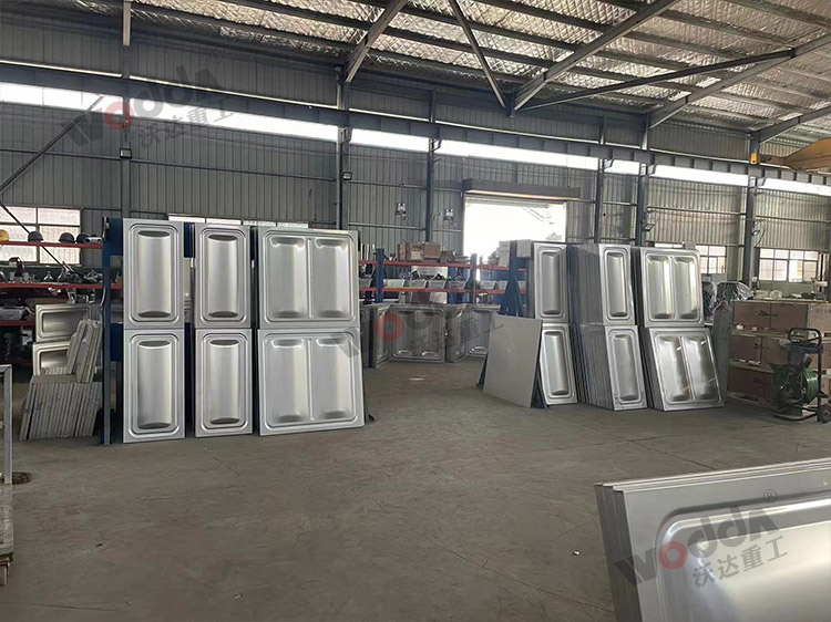 不(bu)鏽鋼水箱沖壓(yā)闆 不鏽鋼水箱(xiāng)沖壓闆