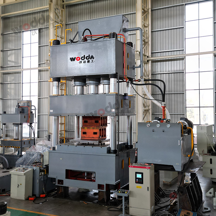 1500噸多頂杆拉伸(shēn)液壓機側視圖(tú) 1500噸多頂杆拉伸(shēn)液壓機側視圖(tu)