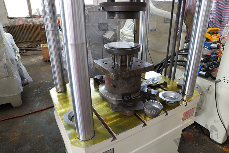 200噸(dun)金屬托(tuō)盤拉伸(shen)液壓機(jī)(模具1) 200噸(dūn)金屬托(tuo)盤拉伸(shēn)液壓機(ji)(模具1)