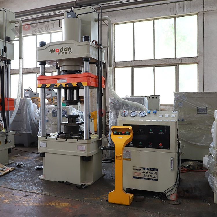 200噸金屬(shu)托盤拉(la)伸液壓(ya)機(圖2).jpg 200噸(dūn)金屬托(tuo)盤拉伸(shen)液壓機(ji)(圖2).jpg