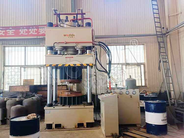 315噸封頭拉伸(shen)液壓機