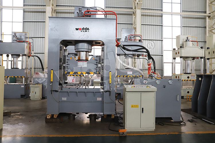 315噸框架式薄(báo)闆拉伸液壓機(jī)