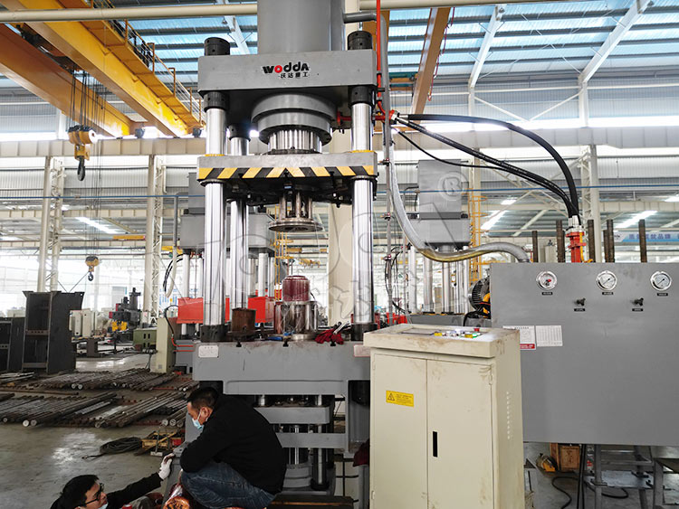 500噸冷泵紫(zi)銅内膽拉伸液(yè)壓機 500噸冷泵紫(zi)銅内膽拉伸液(ye)壓機