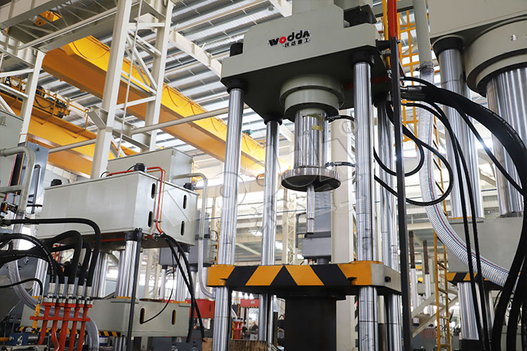 汽車濾(lǜ)清器外殼(ké)拉伸液壓(yā)機打料缸(gāng) 汽車濾清(qīng)器外殼拉(la)伸液壓機(jī)打料缸