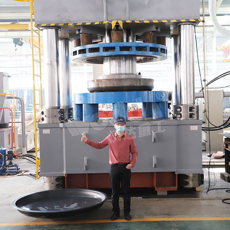 3000噸封頭(tóu)拉伸液壓機客(ke)戶試機 3000噸封頭(tóu)拉伸液壓機客(ke)戶試機