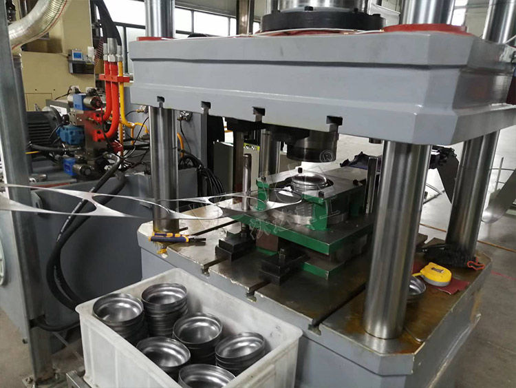 200噸拉伸(shen)液壓機 200噸(dun)拉伸液壓(yā)機