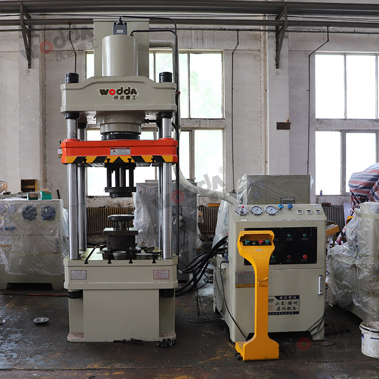 200噸金(jin)屬托盤(pán)拉伸液(ye)壓機(圖(tu)1) 200噸金屬(shǔ)托盤拉(la)伸液壓(ya)機(圖1)